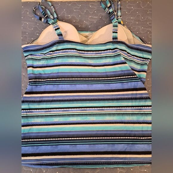 Croft & Barrow tankini swim top size 20W - Picture 2 of 4